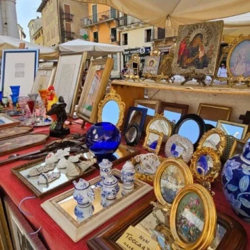 Domenica 10 novembre ritorna il mercato dell’antiquariato e del collezionismo