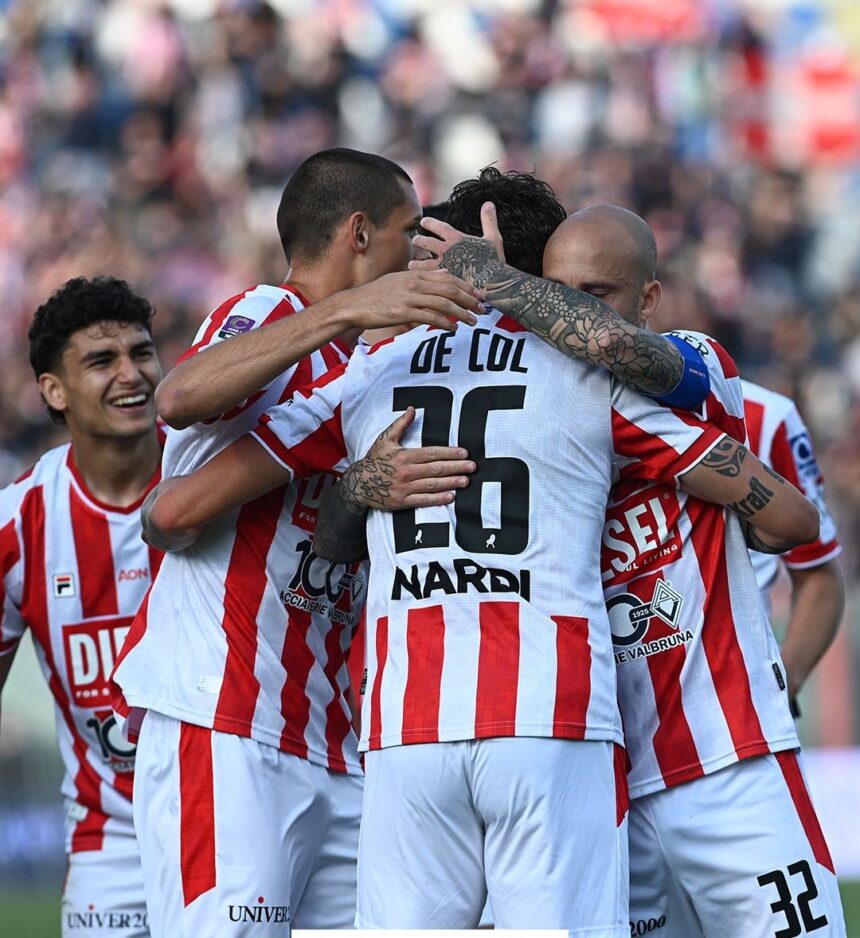 Buona la prima per il L.R. Vicenza che vince a Crotone 1-2