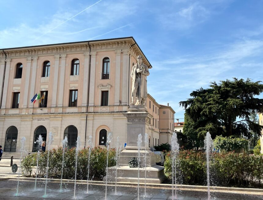 Inaugurazione+piazza+San+Lorenzo+2 Inaugurata la fontana di piazza San Lorenzo dopo i lavori di manutenzione straordinaria
